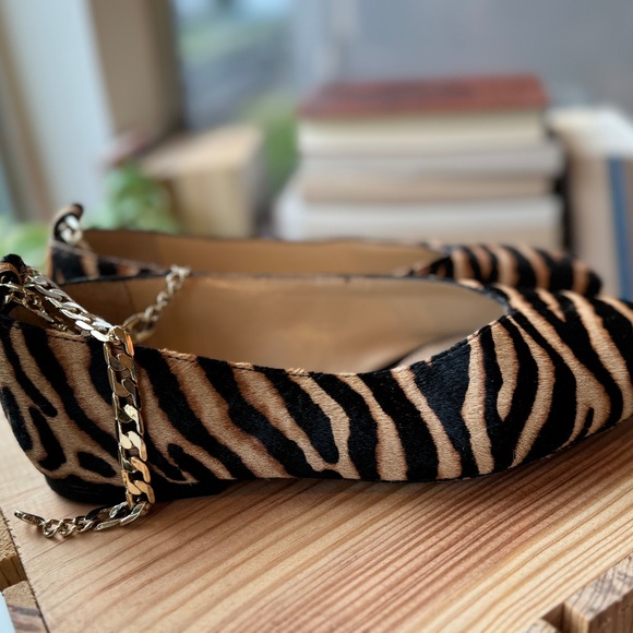 Vincent Camuto ankle chain “Latenla” tiger print cow hair square toe ballet flat - Picture 2 of 12